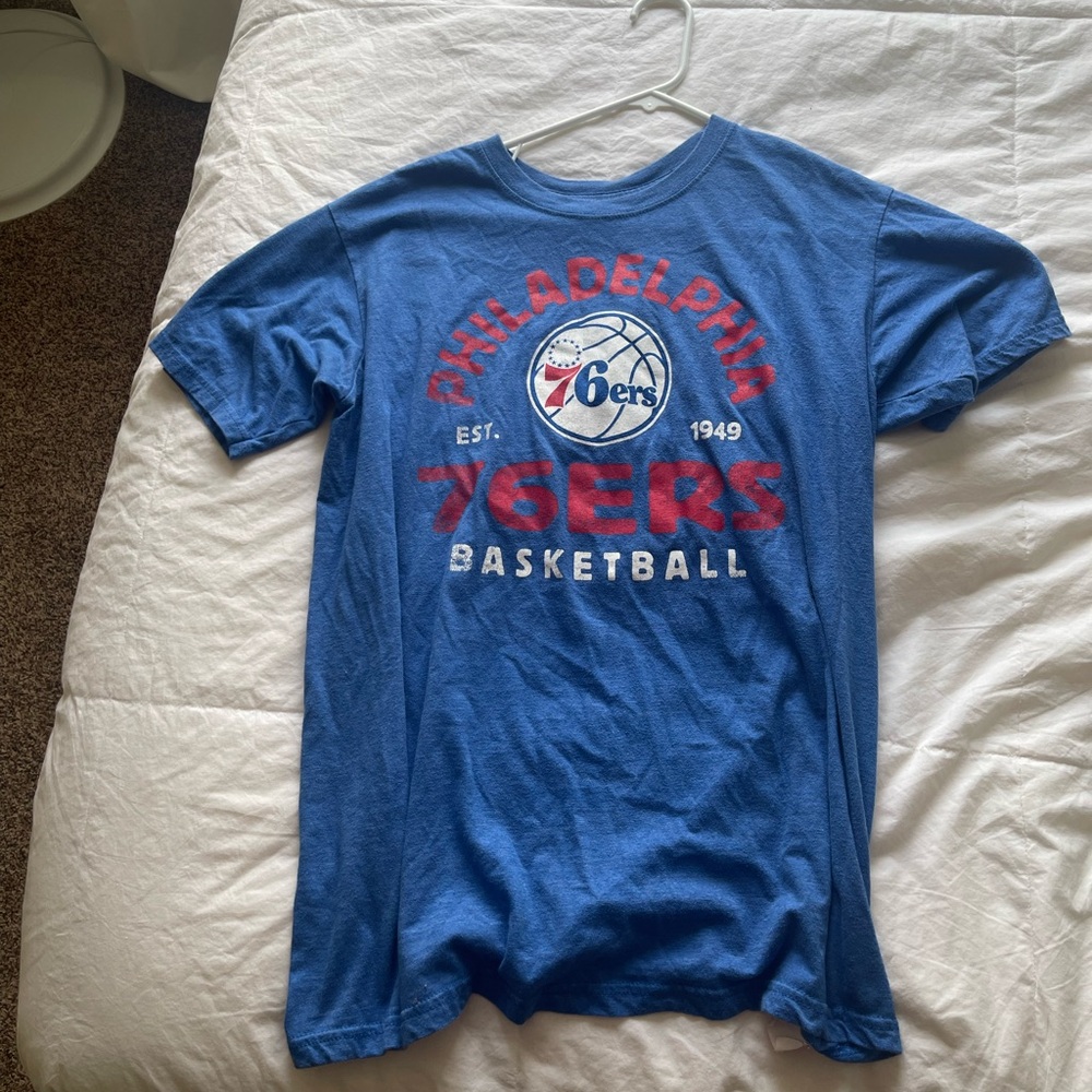 Philadelphia 76ers Blue T Shirt. Men’s Large NBA Fanatics
